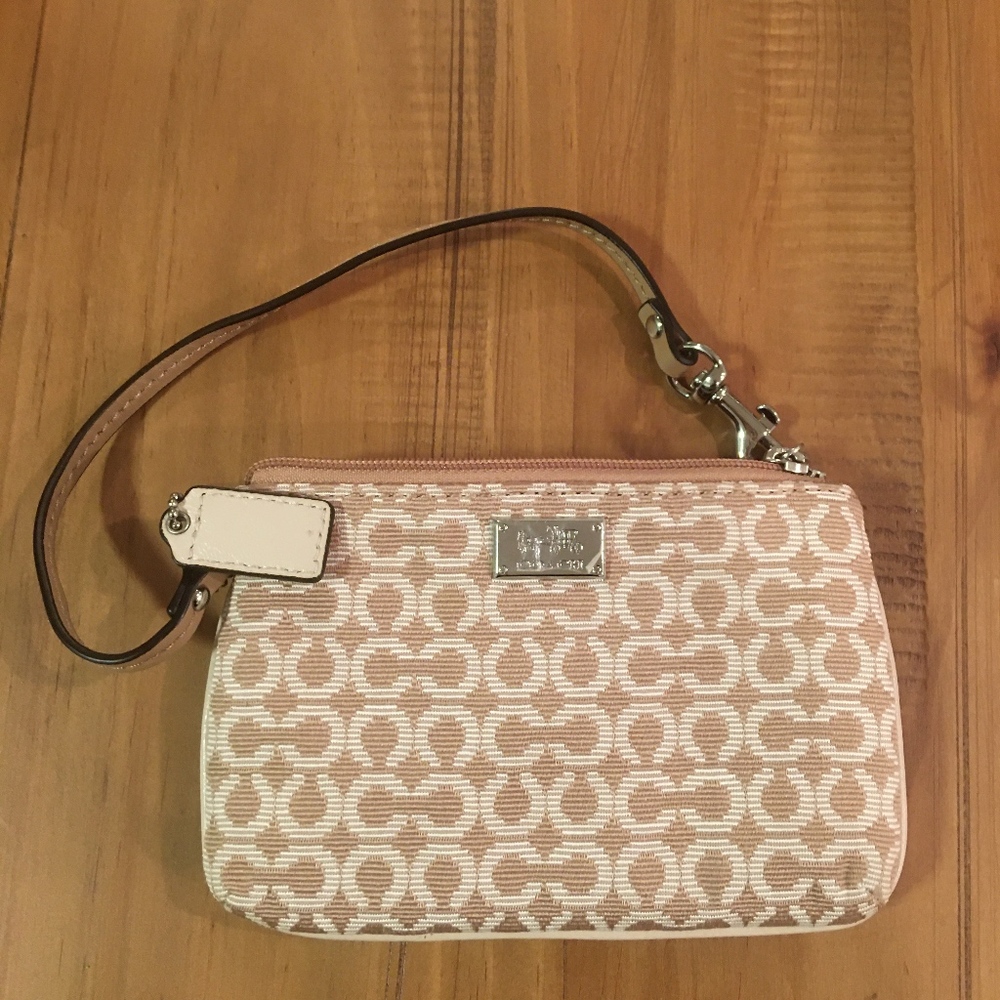 New Coach Wristlet - Tan and Cream